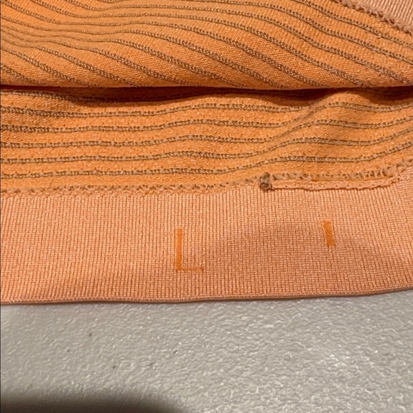 Lululemon Athletica - Metal Vent Tech Short Sleeve T-shirt.Orange. Large - Picture 15 of 15